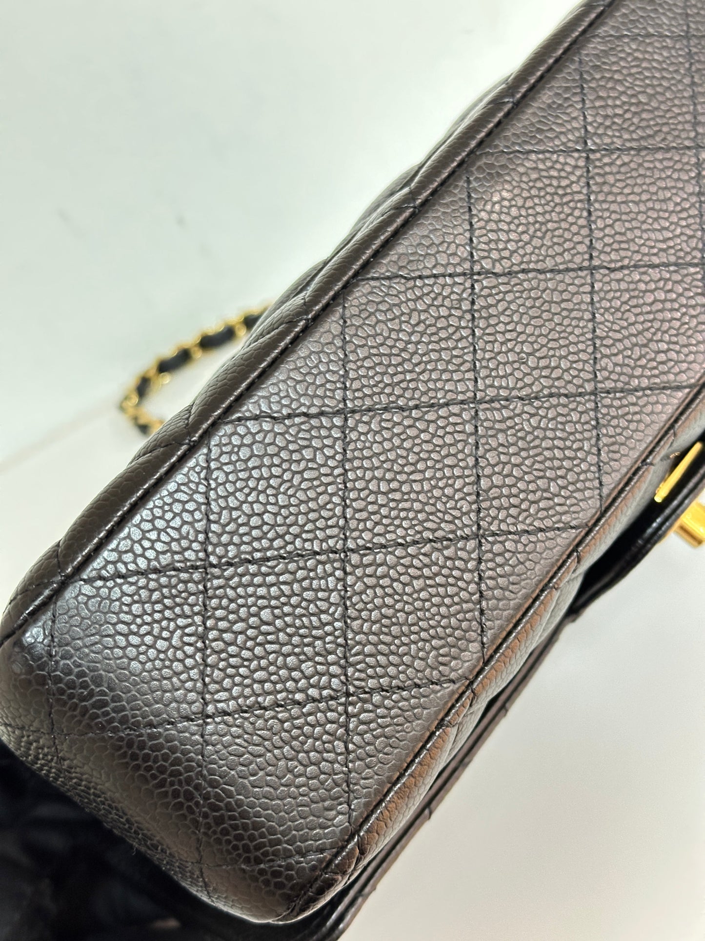 Chanel Medium Classic Quilted Caviar Double Flap Bag Black 2022 year Microchip (There is a slight crack on the inner buckle)