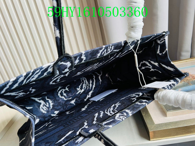 Christian Dior Luxury Bag - The Tote   294