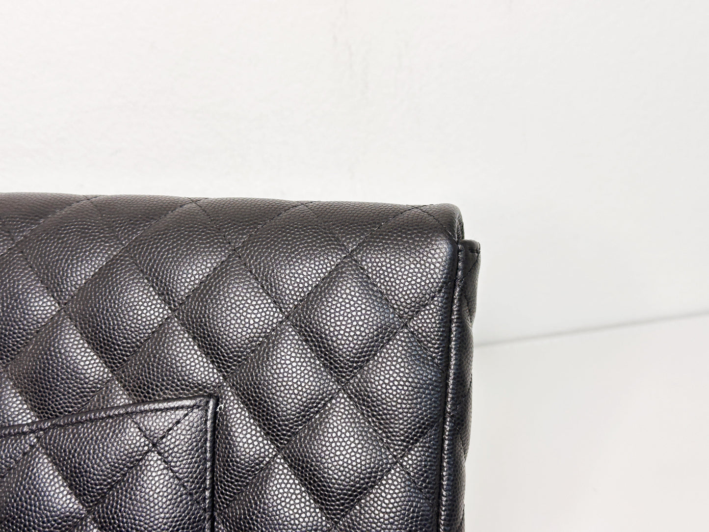 Chanel Quilted Caviar Classic Clutch GHW Black 2683 holo card