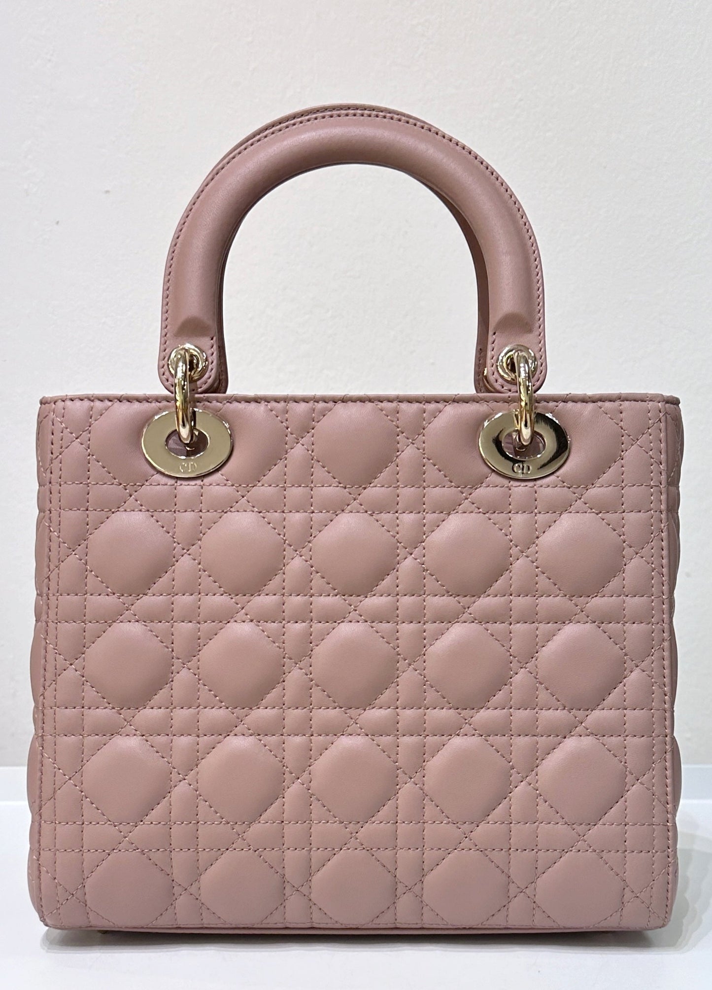 CHRISTIAN DIOR Lambskin Cannage Medium Lady Dior Fard