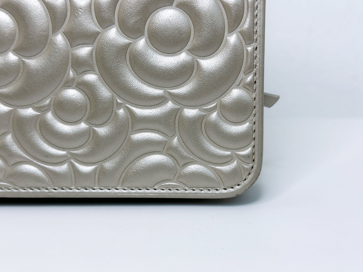 Chanel Camellia Embossed Wallet On Chain 2465 holo card