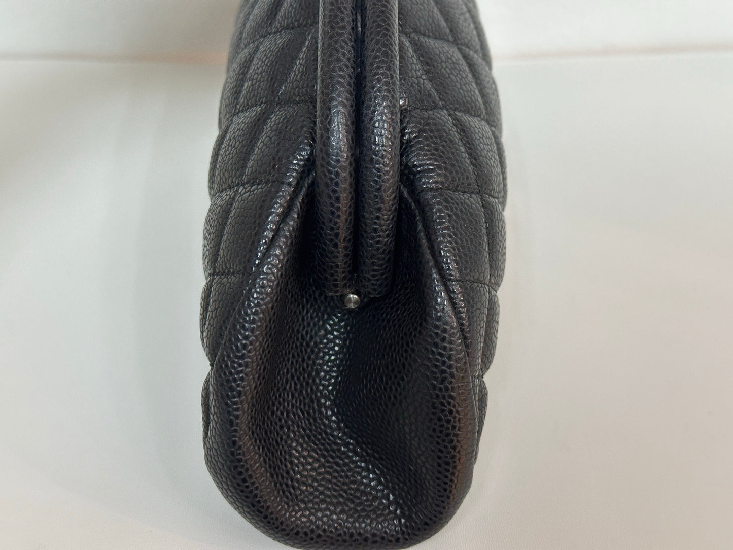 Chanel Quilted Timeless Kisslock Clutch Black Caviar holo 1595