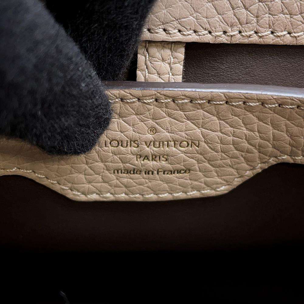 LOUIS VUITTON Capucines GaletM42253 Taurillon Leather Size MM