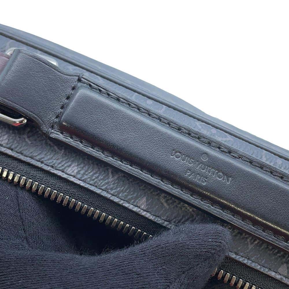 LOUIS VUITTON Messenger multi-pocket NoirM45457 Monogram Eclipse Leather