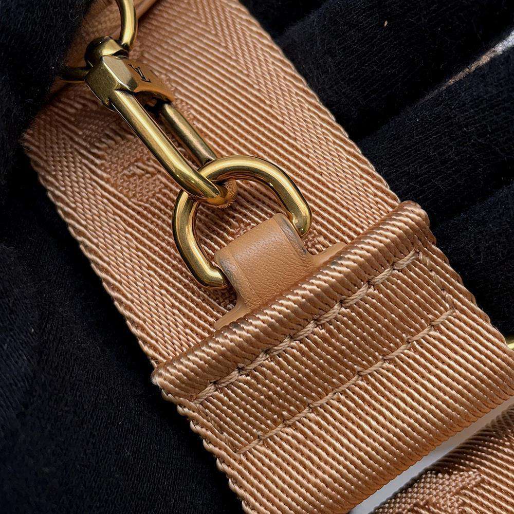 LOUIS VUITTON New Wave Multi Pochette BeigeM58941 Leather