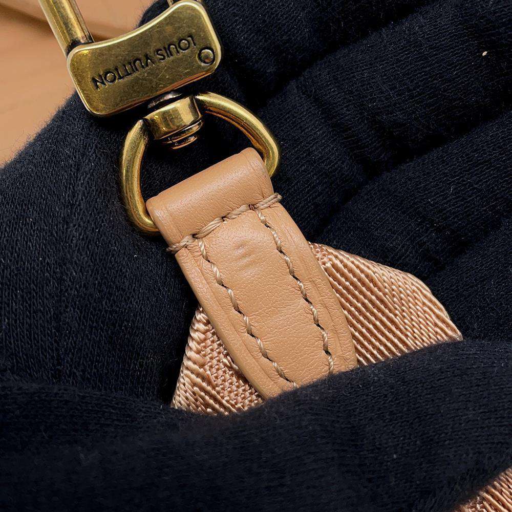 LOUIS VUITTON New Wave Multi Pochette BeigeM58941 Leather
