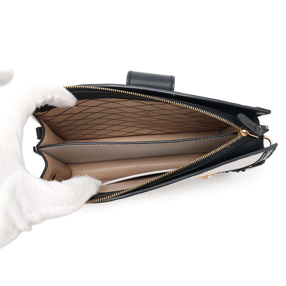 LOUIS VUITTON Trunk Clutch White/NoirM52151 Epi Leather