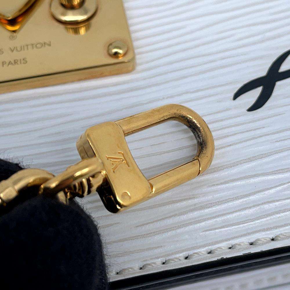 LOUIS VUITTON Trunk Clutch White/NoirM52151 Epi Leather