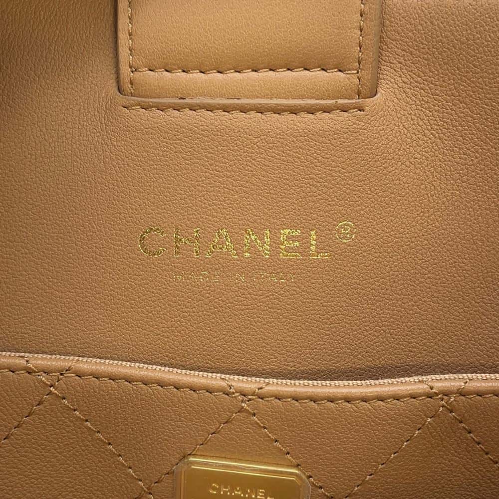 CHANEL Matelasse ChainShoulder Tote BeigeAS3508 Lambskin