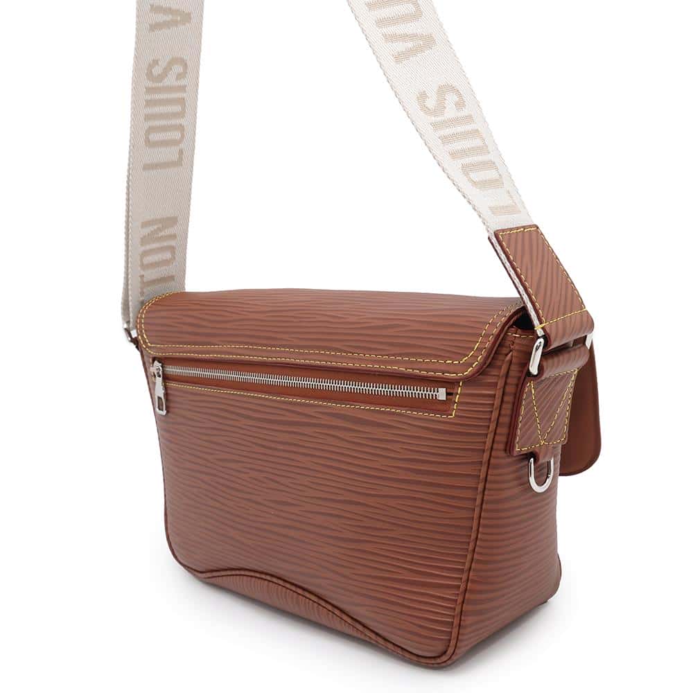 LOUIS VUITTON Montsouris Messenger BrownM23097 Epi XL