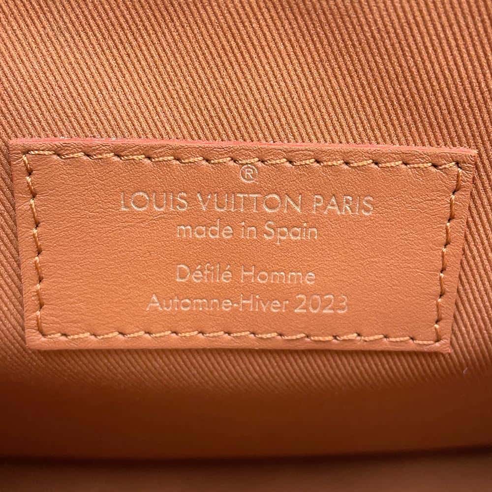 LOUIS VUITTON Montsouris Messenger BrownM23097 Epi XL