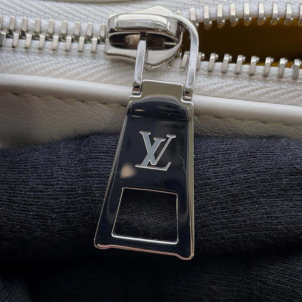 LOUIS VUITTON LV × YK Coussin WhiteM21619 Lambskin Size PM