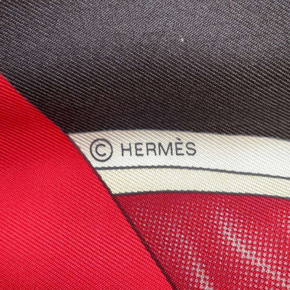 HERMES Triangle Scarf CA DECOIFFE Rose/Noir/Blanc Silk100%