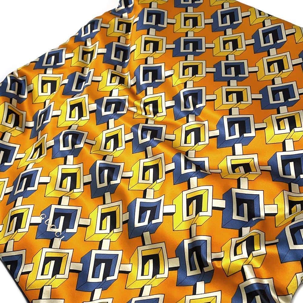 GUCCI Geometric G Travel Set Size M Yellow662431 Silk Viscose
