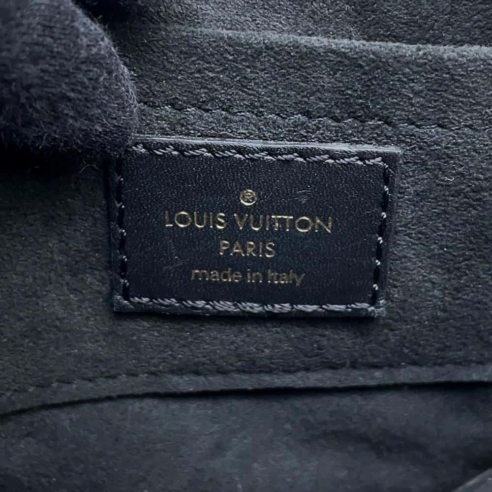 LOUIS VUITTON New Wave Heart Bag NoirM52796 Calf Leather