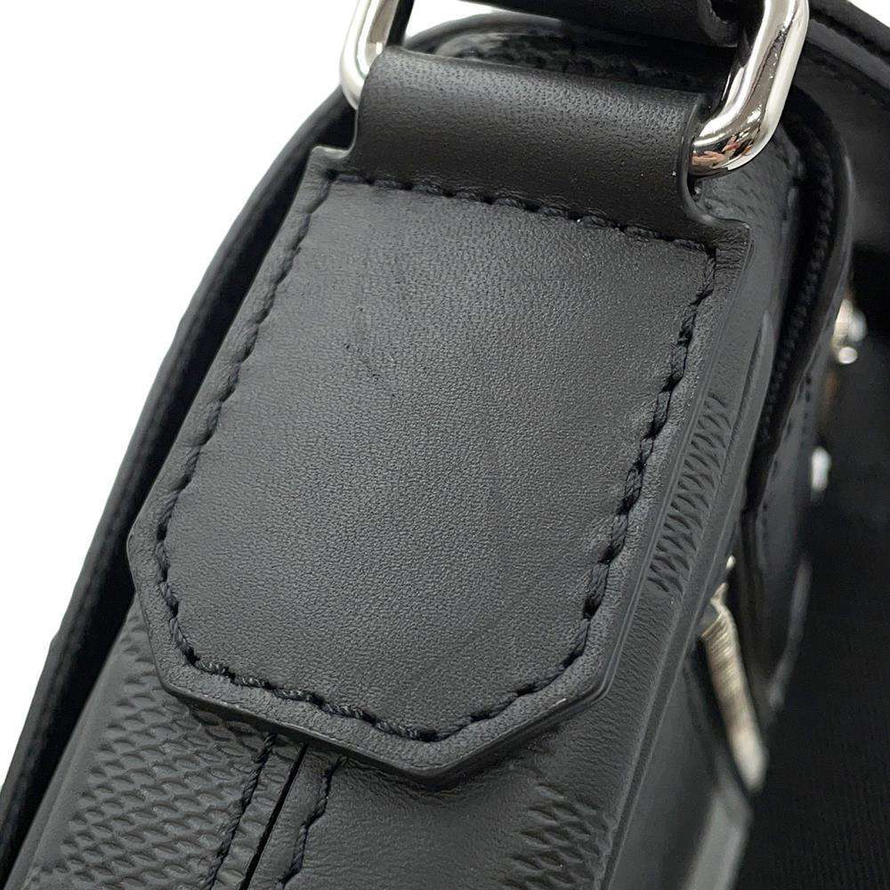 LOUIS VUITTON District NV3 BlackN42711 Damier Infini Leather Size PM