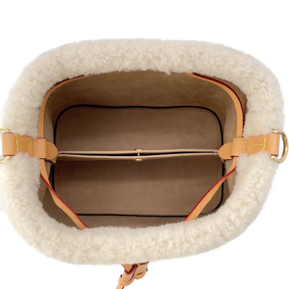 LOUIS VUITTON Neonoe BrownM46319 Monogram Shearling Size BB