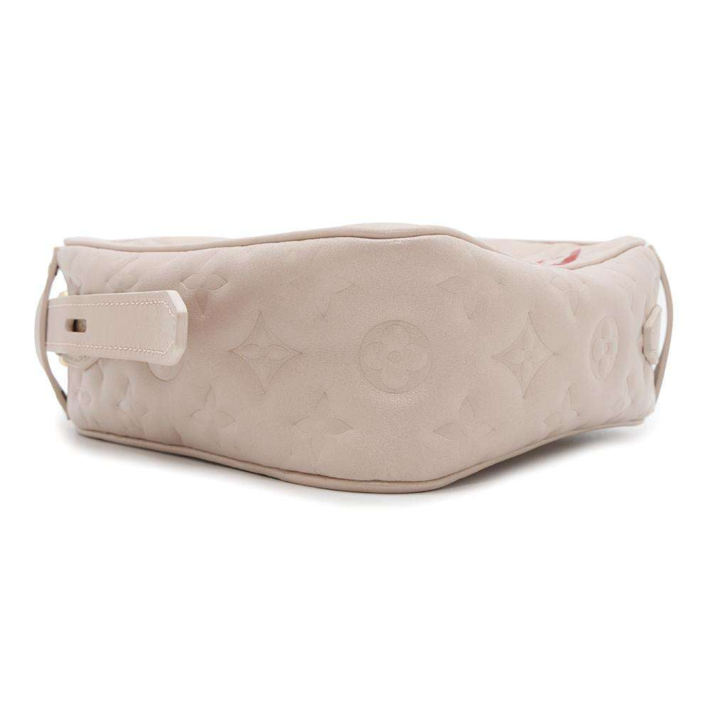 LOUIS VUITTON Sac Cool Foreign Love Heart Box PinkM58738 Monogram pattern
