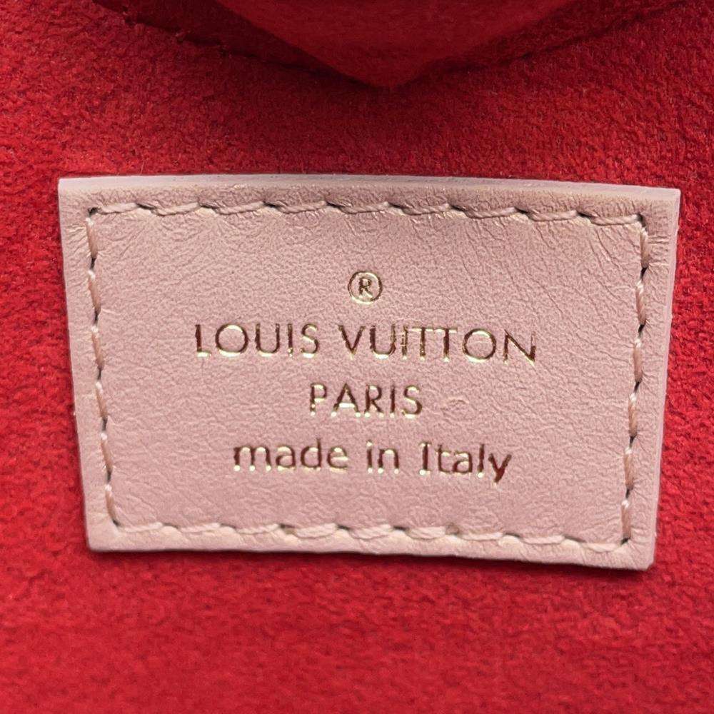 LOUIS VUITTON Sac Cool Foreign Love Heart Box PinkM58738 Monogram pattern