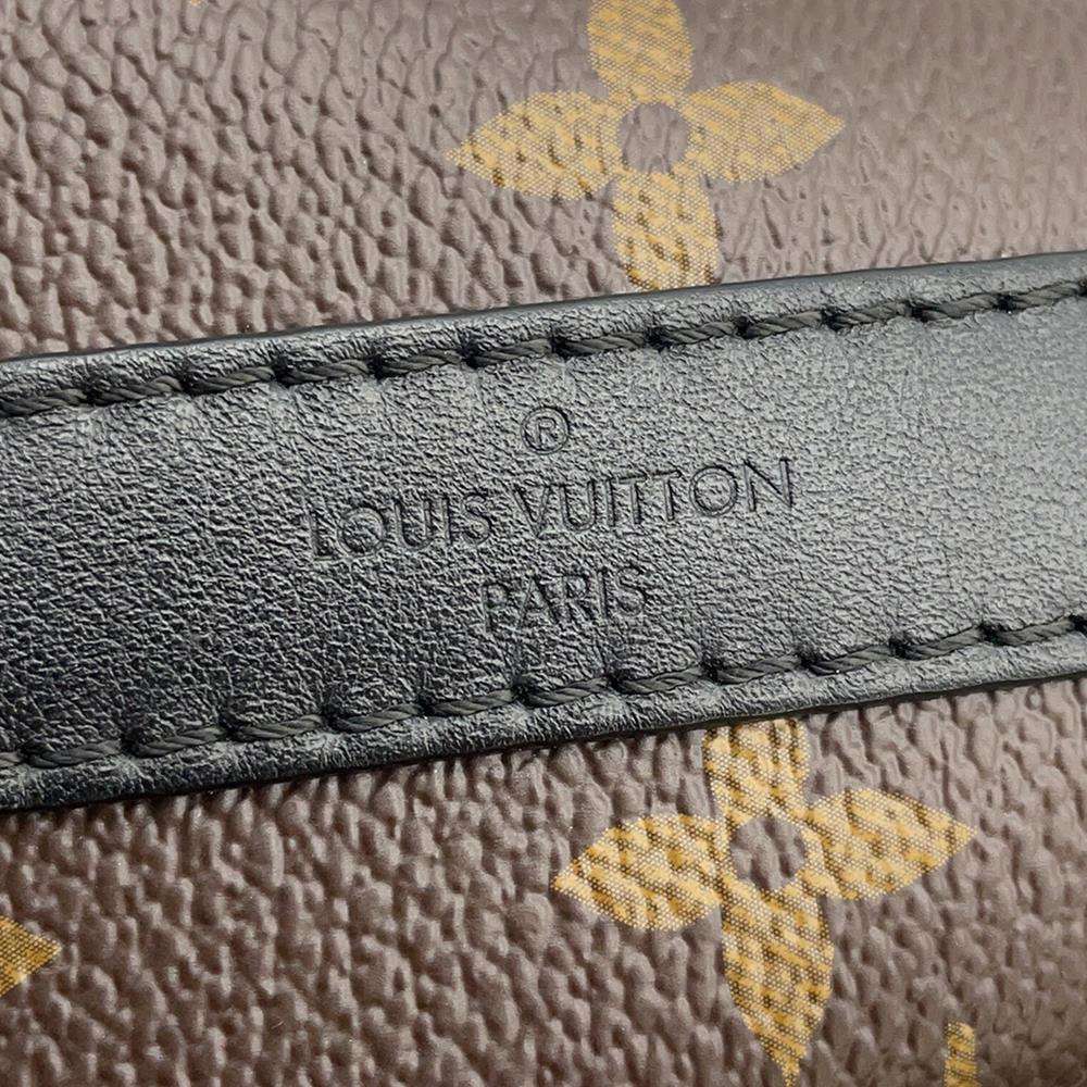 LOUIS VUITTON Cruiser Messenger NoirM57966 Monogram LV Rubber