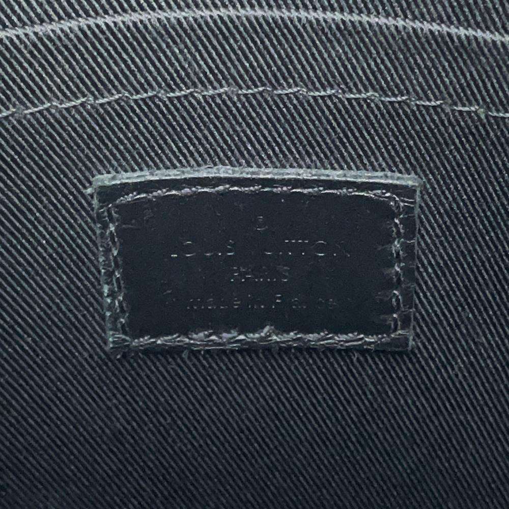 LOUIS VUITTON Cruiser Messenger NoirM57966 Monogram LV Rubber