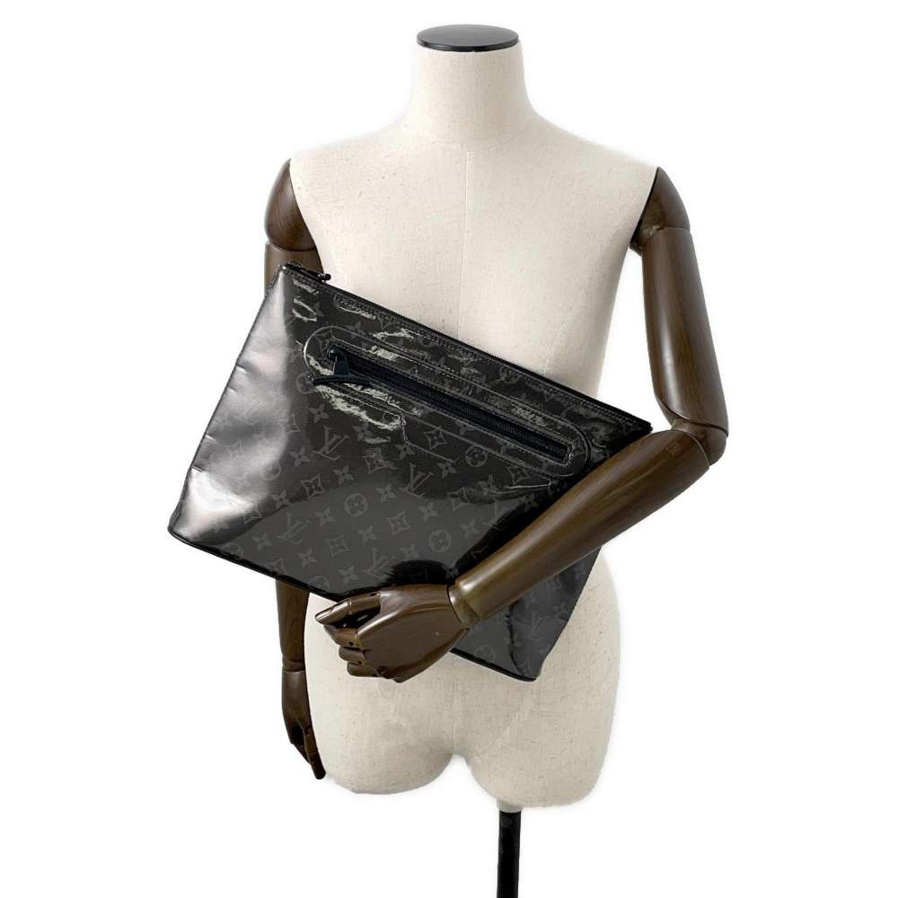 LOUIS VUITTON Pochette Cosmos Isetan Limited NoirM63373 Monogram Eclipse Glaze