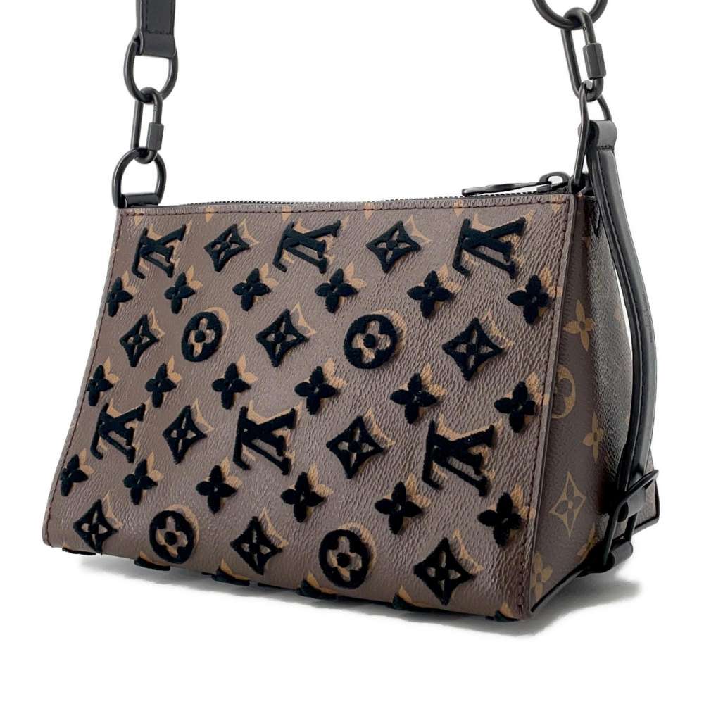 LOUIS VUITTON Triangle Messenger NoirM45070 Monogram / Toughtage