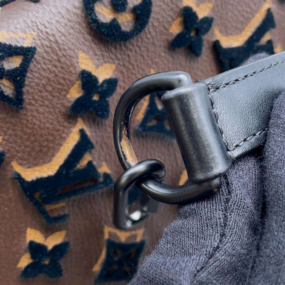 LOUIS VUITTON Triangle Messenger NoirM45070 Monogram / Toughtage