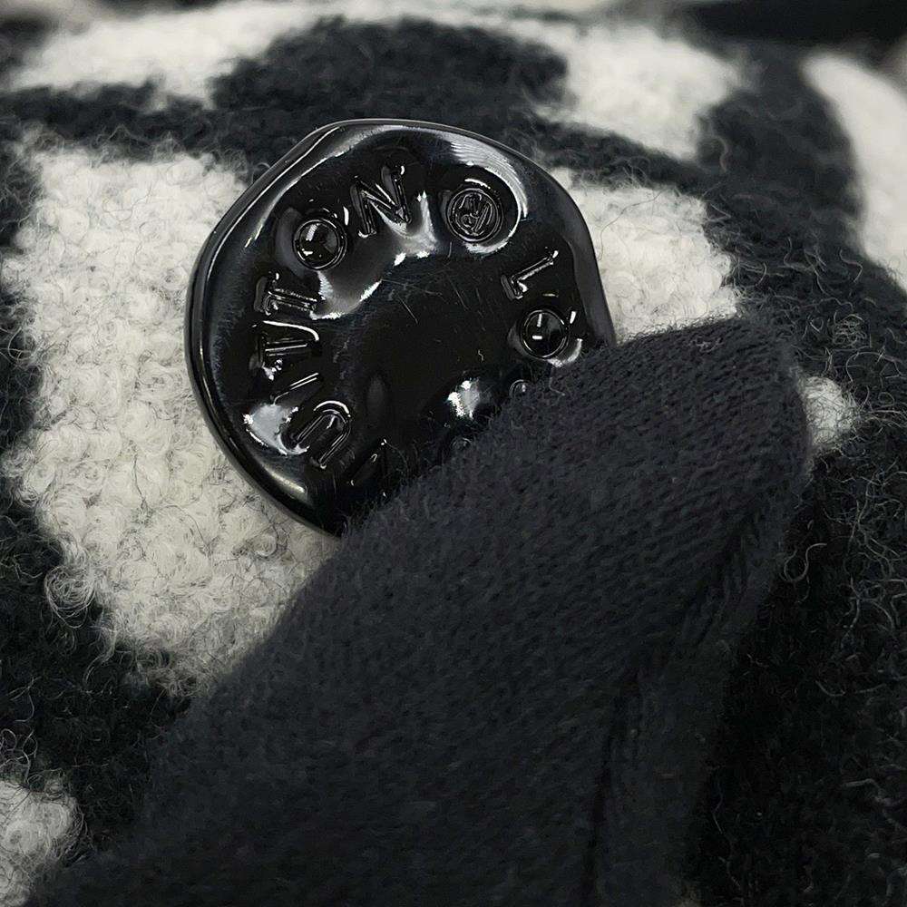 LOUIS VUITTON LV Comic Book Lacquer Jacket Size M White/Black1AB5DO Wool 90% Nylon10%