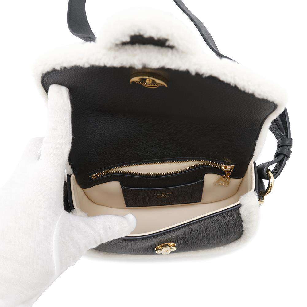 LOUIS VUITTON LV Pont Neuf Soft NoirM58971 Calf Leather Shearling Size PM