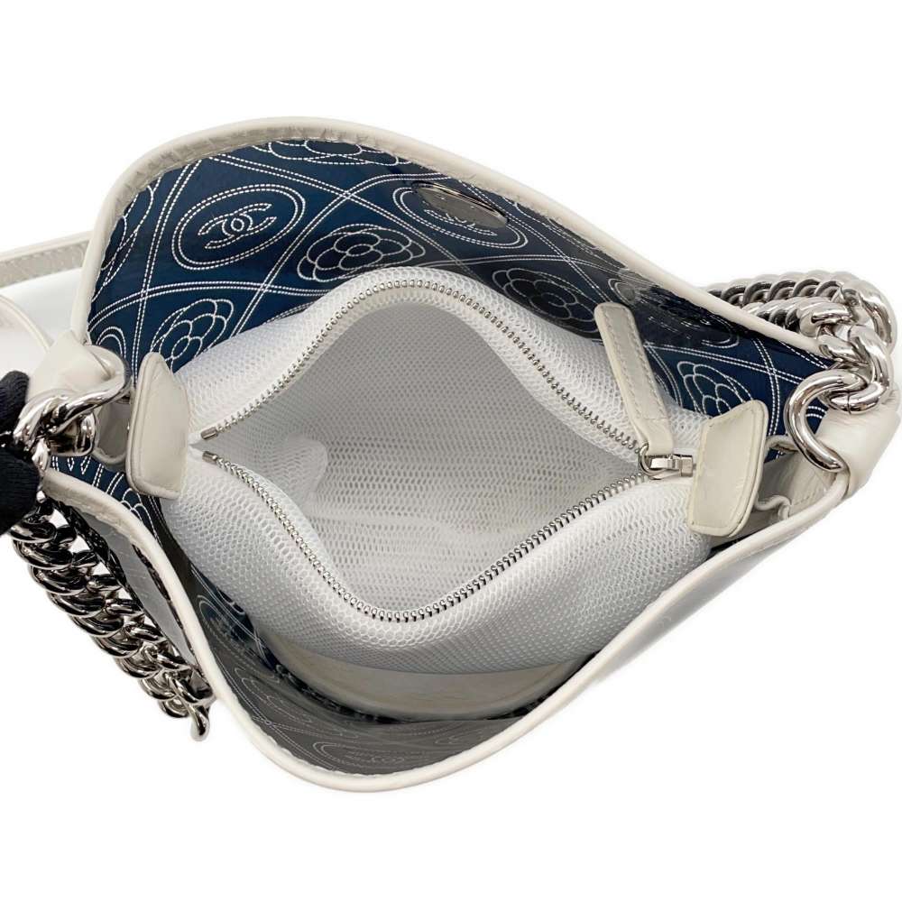 CHANEL CC Logo Camellia Plastics Bucket Bag Black/WhiteA57636 Plastics Leather