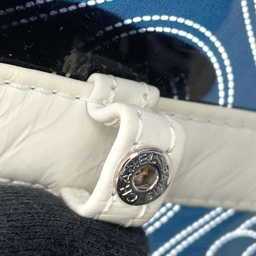 CHANEL CC Logo Camellia Plastics Bucket Bag Black/WhiteA57636 Plastics Leather