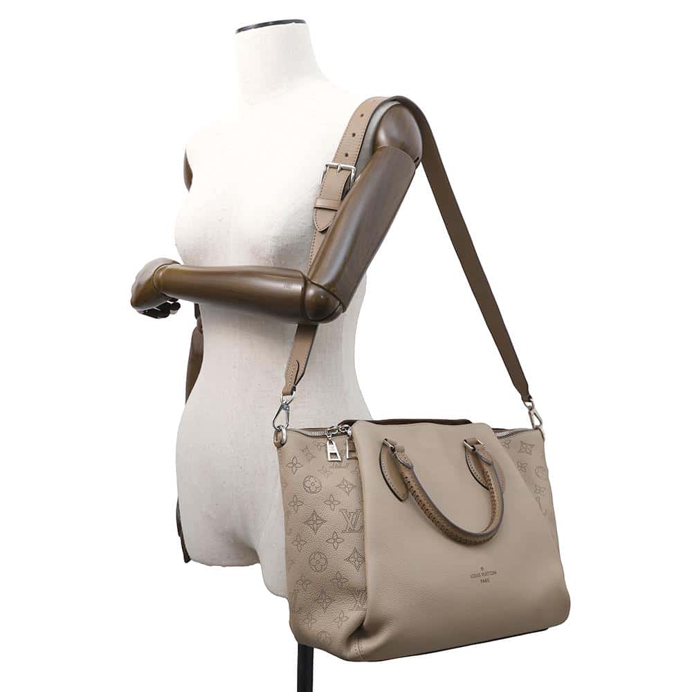LOUIS VUITTON Haumea GaletM55031 Monogram Mahina