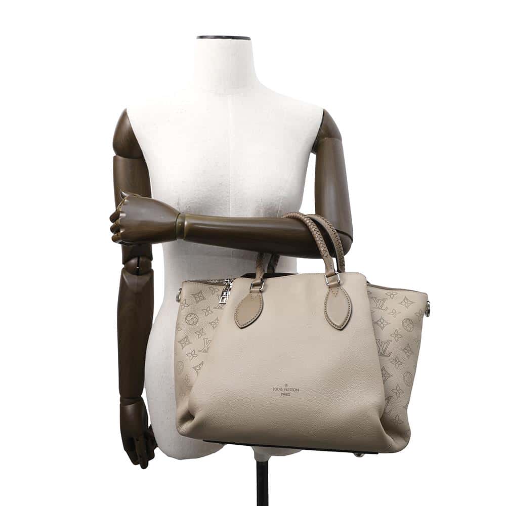 LOUIS VUITTON Haumea GaletM55031 Monogram Mahina