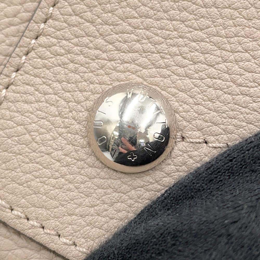 LOUIS VUITTON Haumea GaletM55031 Monogram Mahina