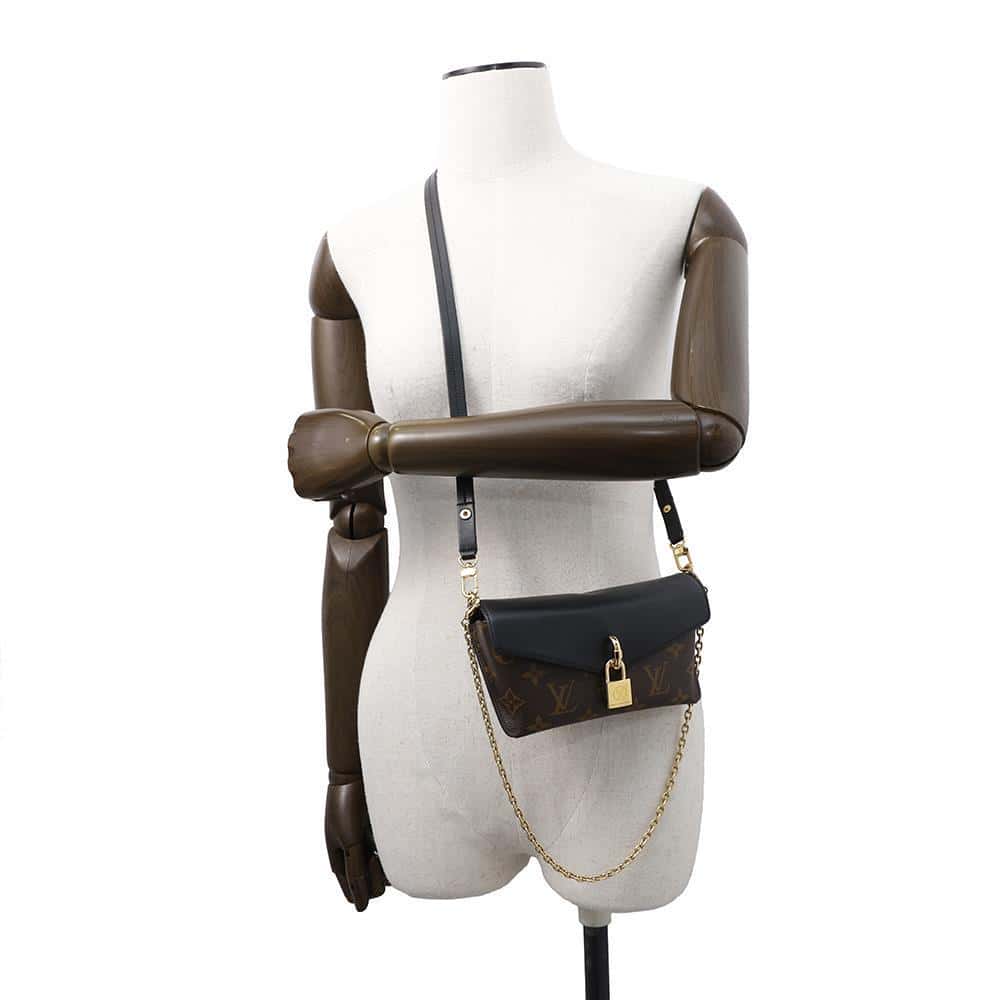 LOUIS VUITTON Padlock on Strap NoirM80559 Monogram