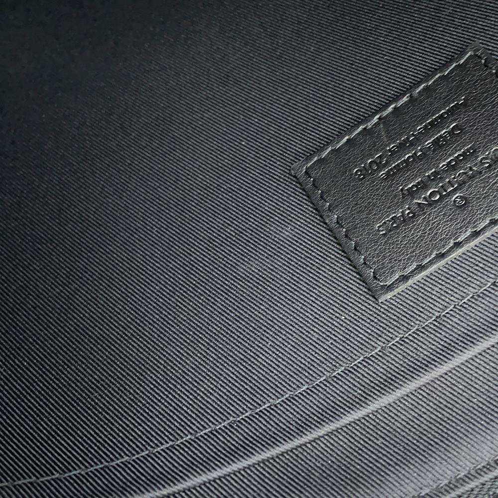 LOUIS VUITTON Pochette Cosmos Isetan Limited NoirM63373 Monogram Eclipse Glaze