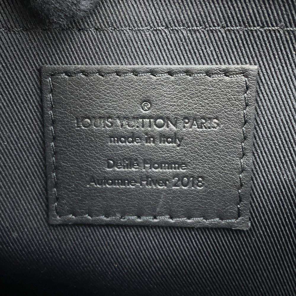 LOUIS VUITTON Pochette Cosmos Isetan Limited NoirM63373 Monogram Eclipse Glaze