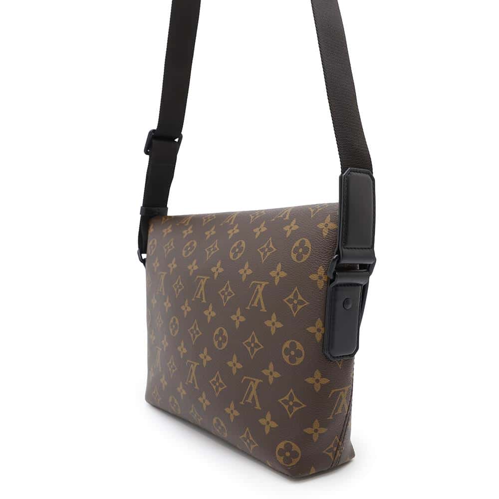 LOUIS VUITTON Magnetic messenger NoirM45557 Monogram Macassar Canvas