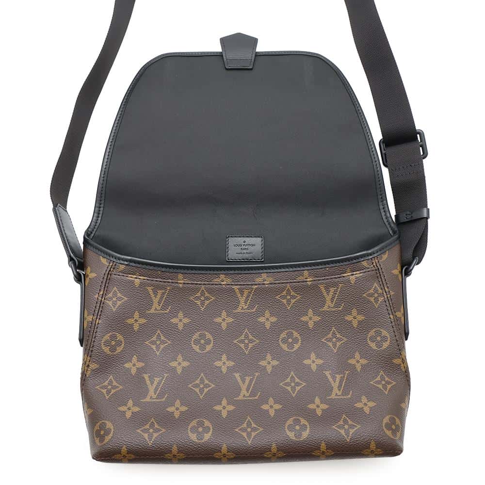 LOUIS VUITTON Magnetic messenger NoirM45557 Monogram Macassar Canvas