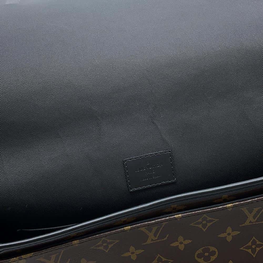 LOUIS VUITTON Magnetic messenger NoirM45557 Monogram Macassar Canvas