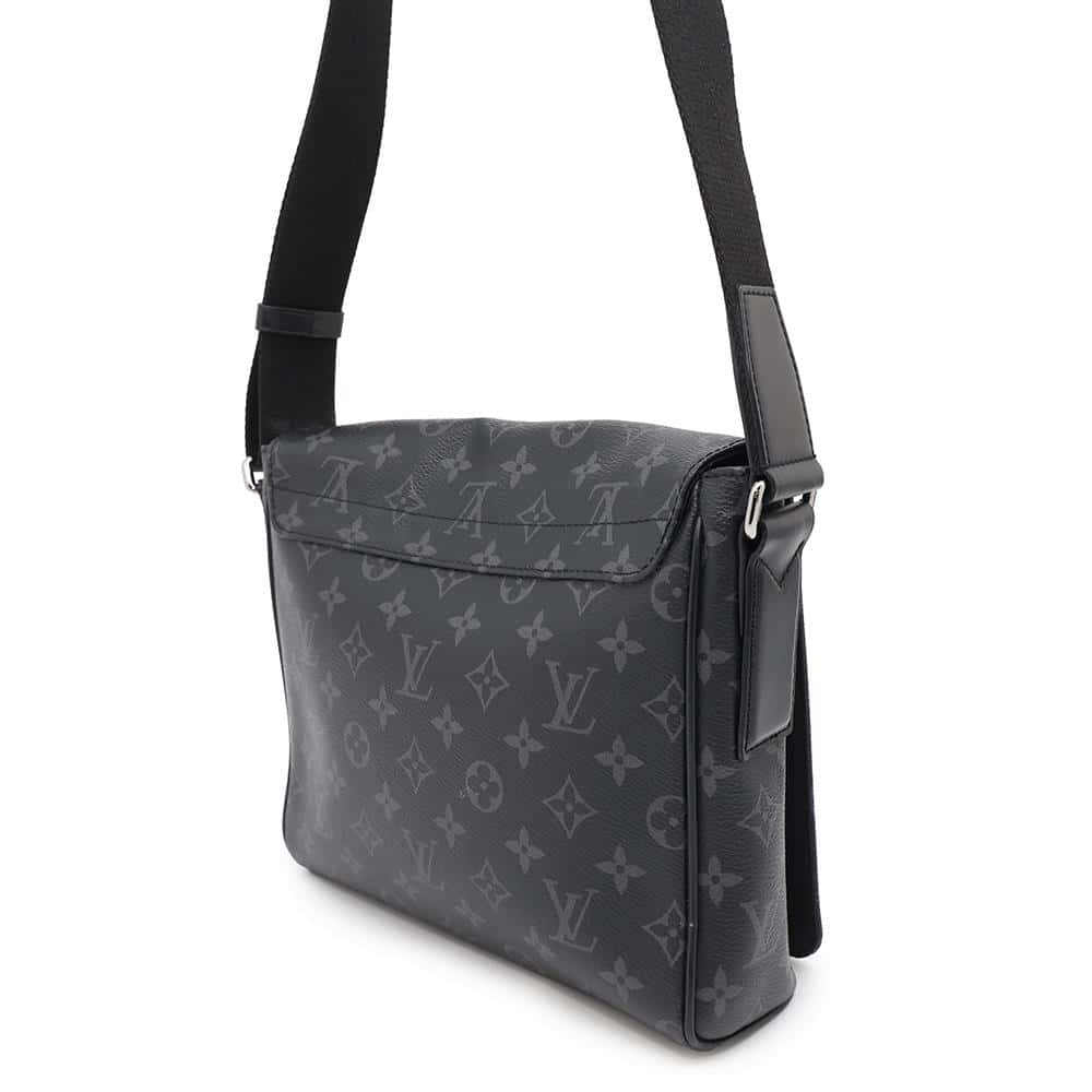 LOUIS VUITTON District NV2 NoirM45272 Monogram Eclipse Size PM