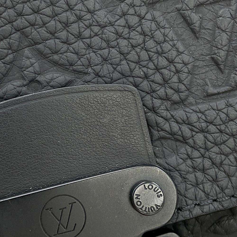 LOUIS VUITTON SPadlock Vertical Wearable Wallet NoirM81524 Monogram・Taurillon