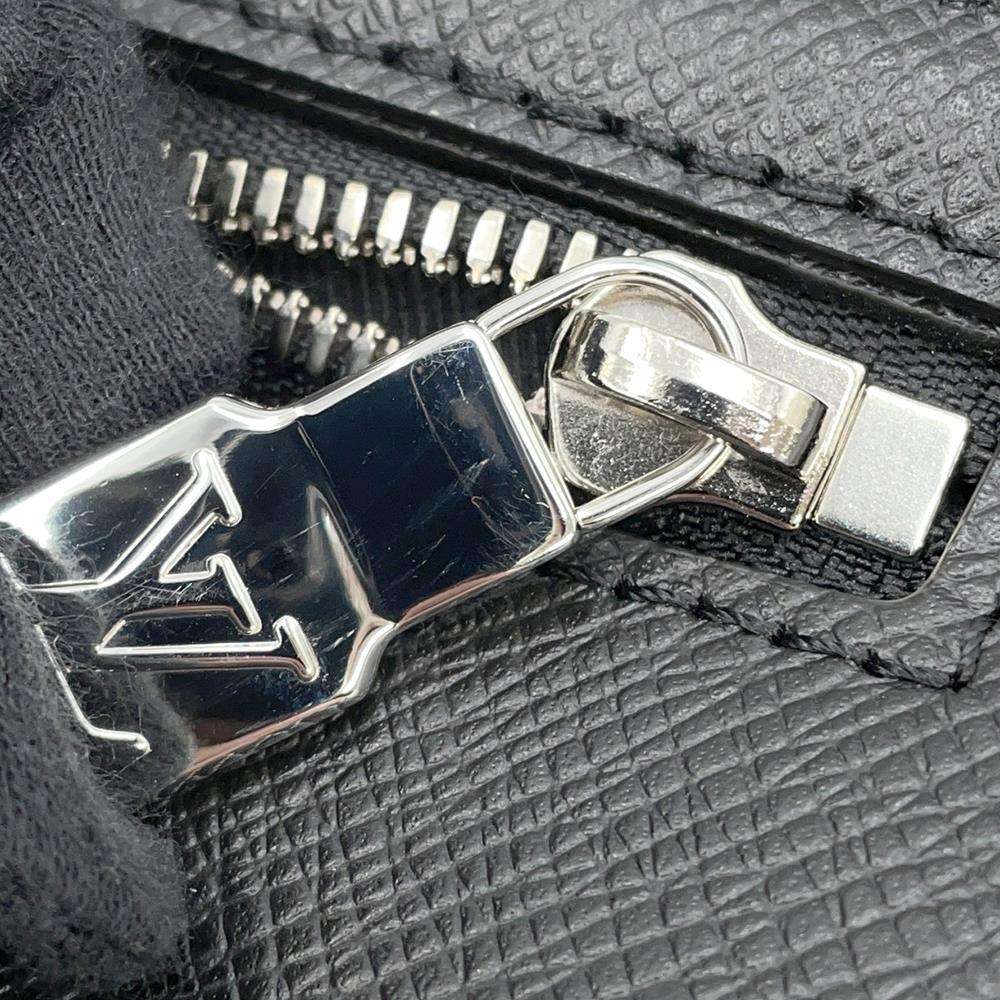 LOUIS VUITTON District NV3 NoirM30850 Taiga Leather Size PM