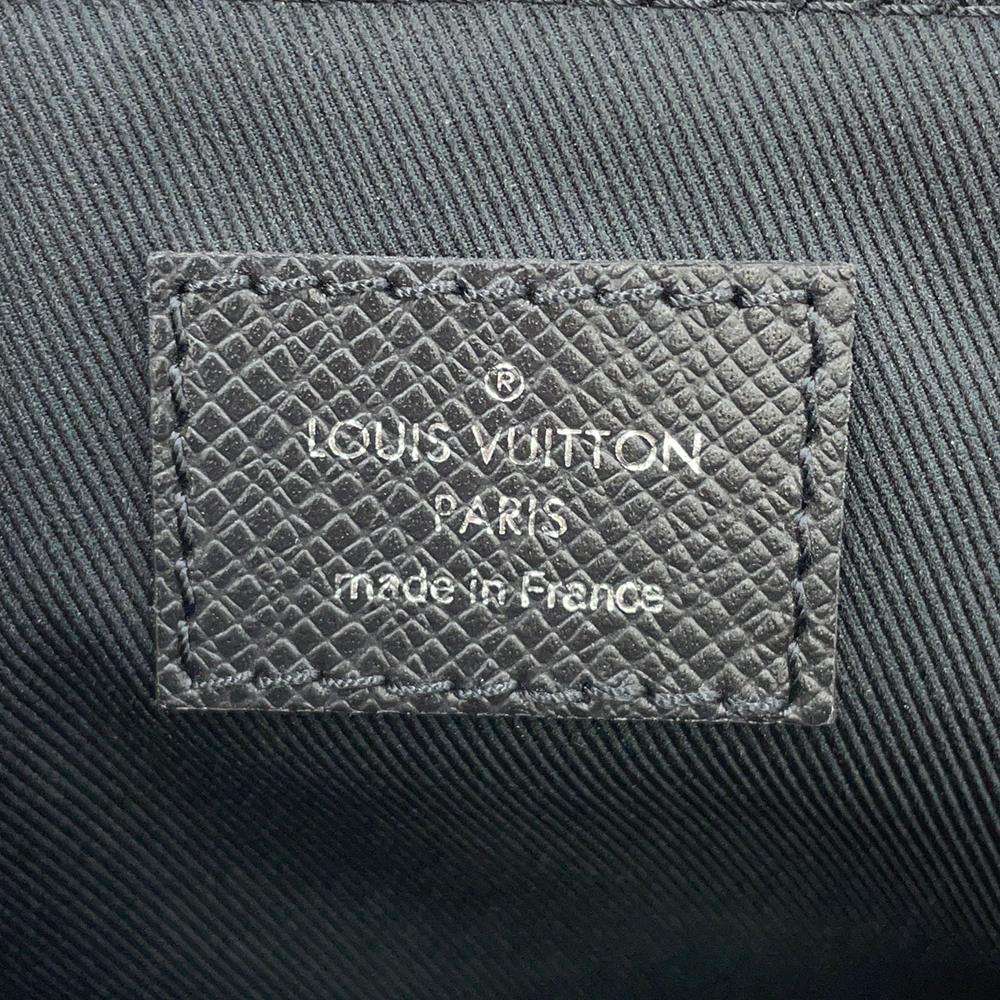 LOUIS VUITTON District NV3 NoirM30850 Taiga Leather Size PM