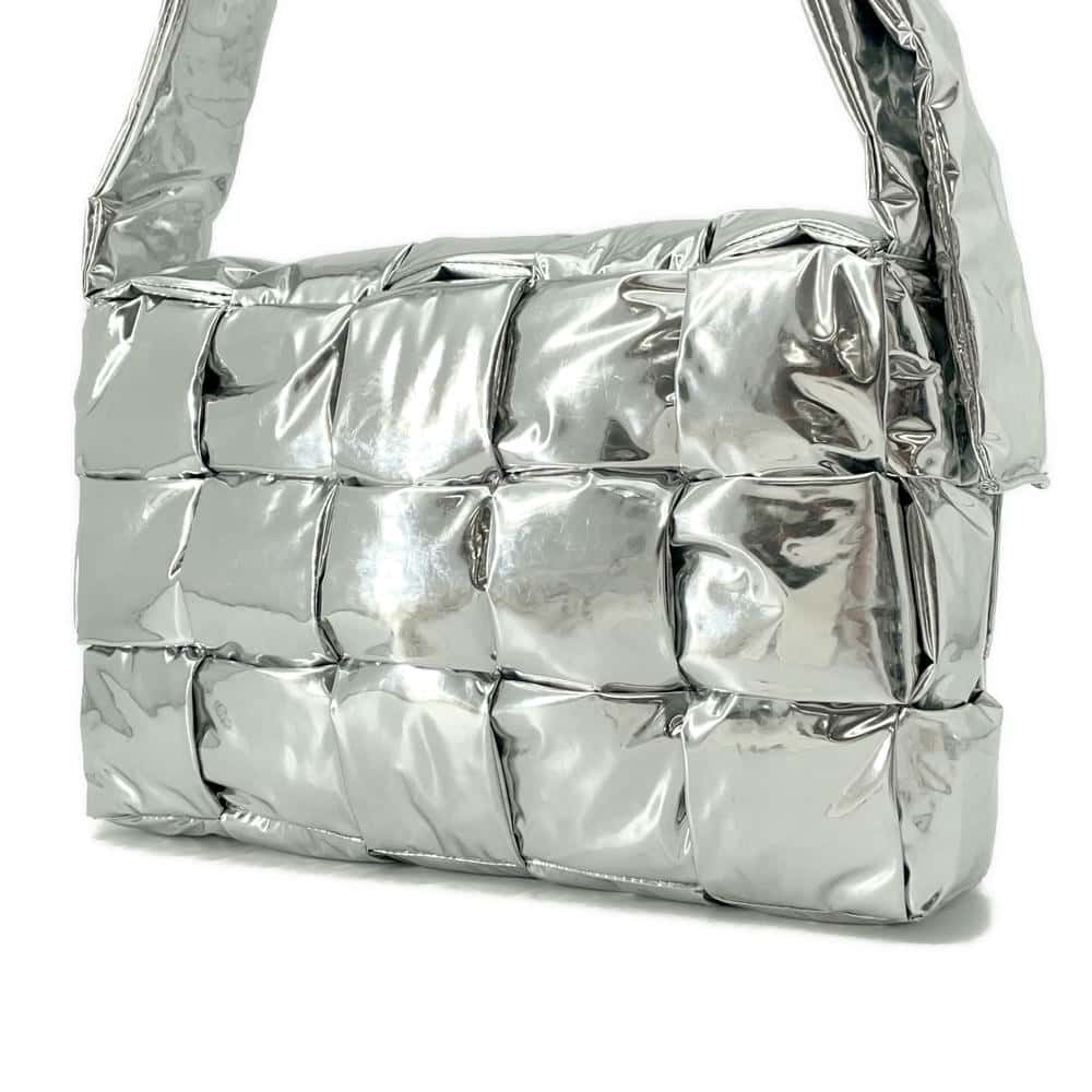 Bottega Veneta INTRECCIATO Cassette Metallic Effect Shoulder Bag Silver701349 Patent Leather Size Large