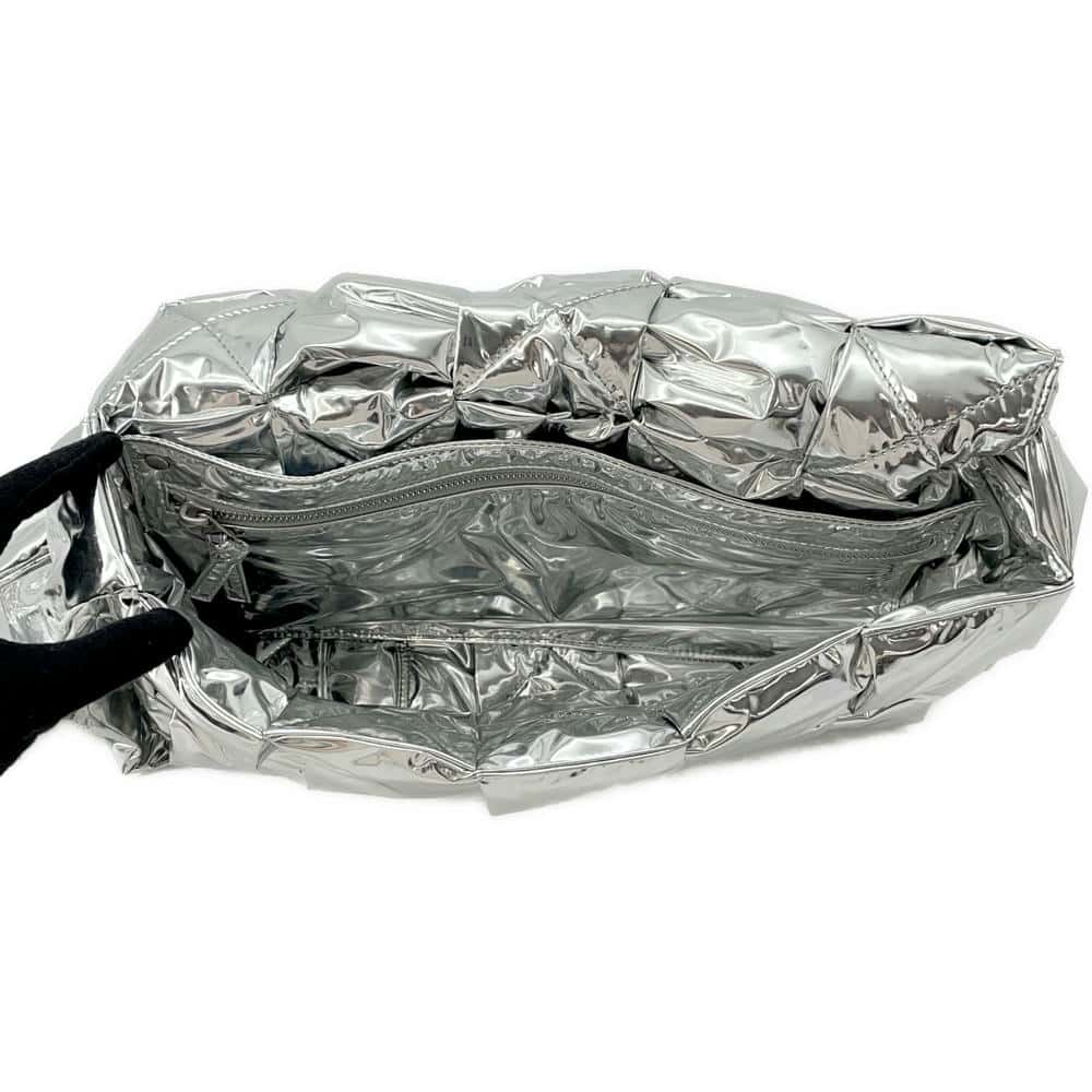 Bottega Veneta INTRECCIATO Cassette Metallic Effect Shoulder Bag Silver701349 Patent Leather Size Large