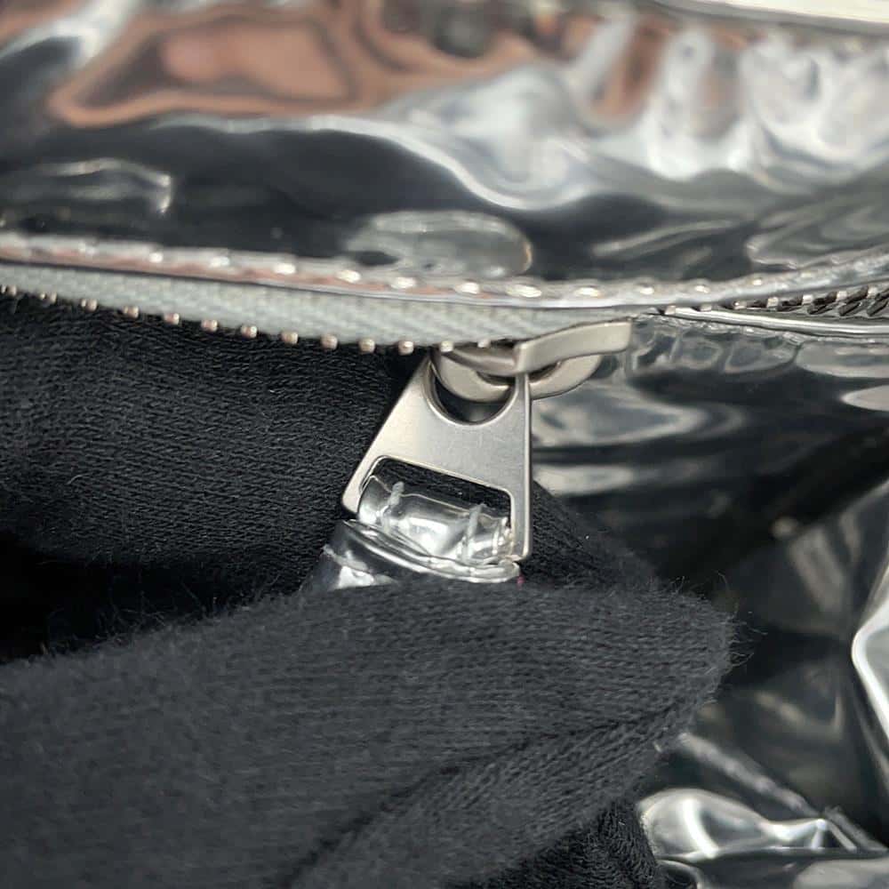 Bottega Veneta INTRECCIATO Cassette Metallic Effect Shoulder Bag Silver701349 Patent Leather Size Large