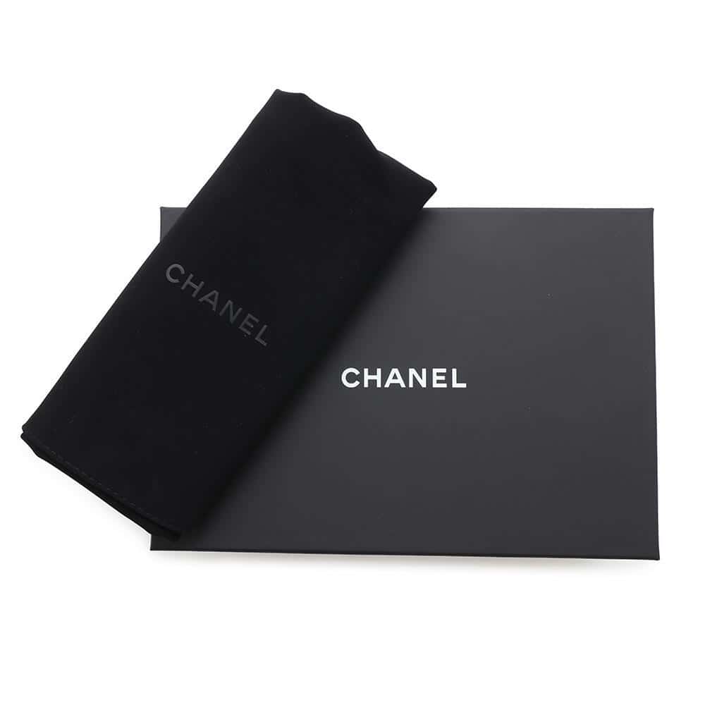 CHANEL CC Logo Heart Rhinestone Matelasse Vanity ChainShoulder Bag BlackAP4530 Caviar Leather Strass