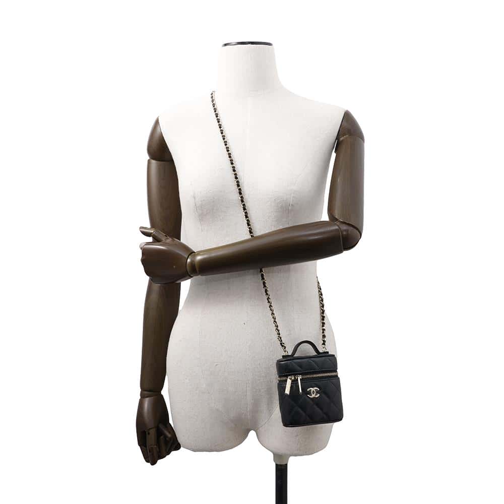 CHANEL Matelasse Vanity Case Shoulder Bag BlackAP2503 Caviar Leather Size Small